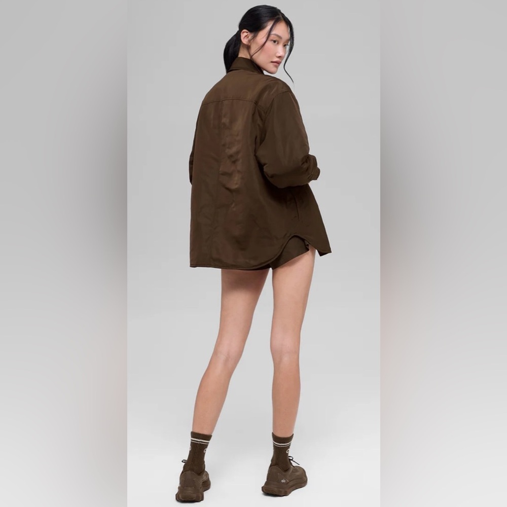 Alo Yoga NWT Socialite Shacket Button Down Pockets Expresso Size L SOLD OUT - Picture 3 of 8